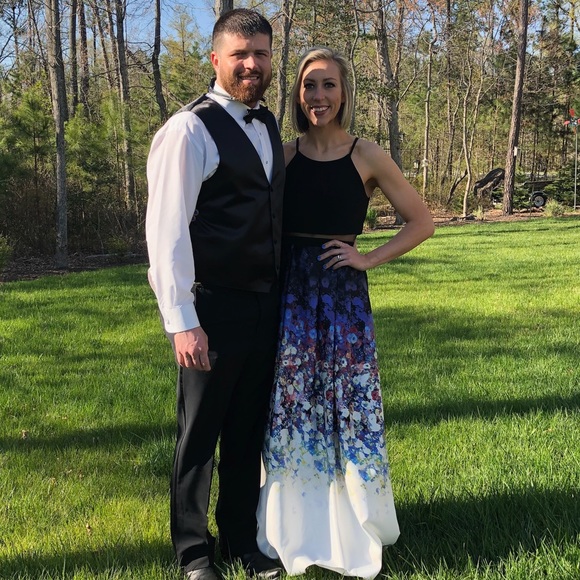 Meet your Posher, Amanda - Picture 1 of 1